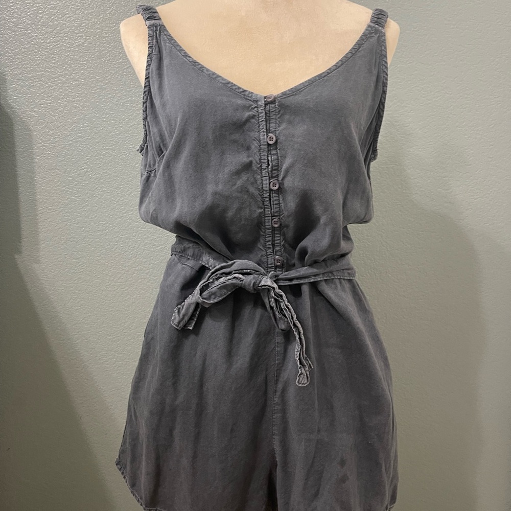 Cloth & Stone Charcoal Sleeveless Romper